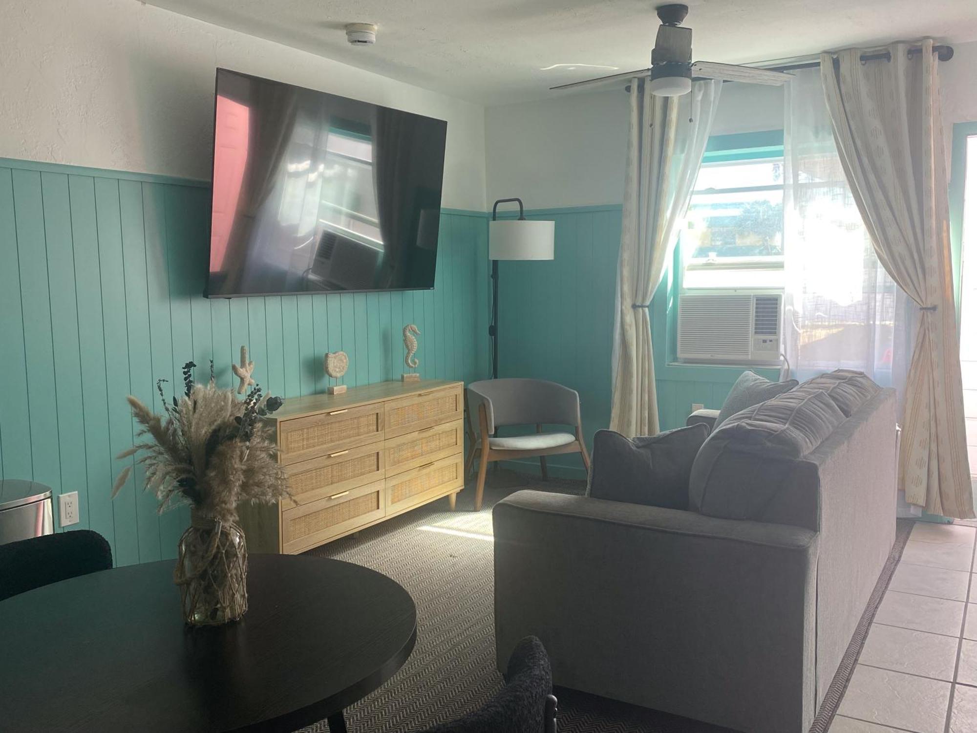 Oasis Palms Resort St. Pete Beach Eksteriør bilde